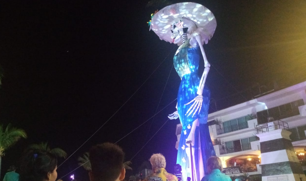 Se impone la Catrina en el malecón con Récord Guinness Contralinea