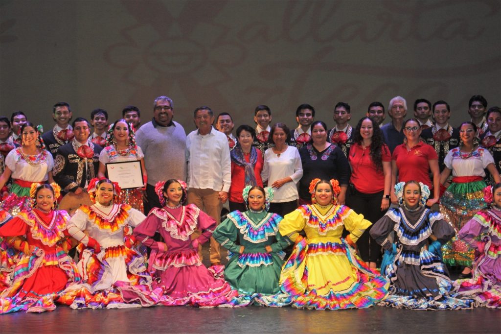 Celebra 19 años el Ballet Folklórico Vallarta Azteca Contralinea