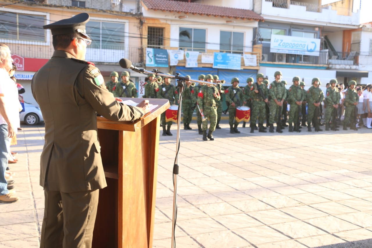 Rinden Honores A La Bandera En La Delegaci N El Pitillal Contralinea